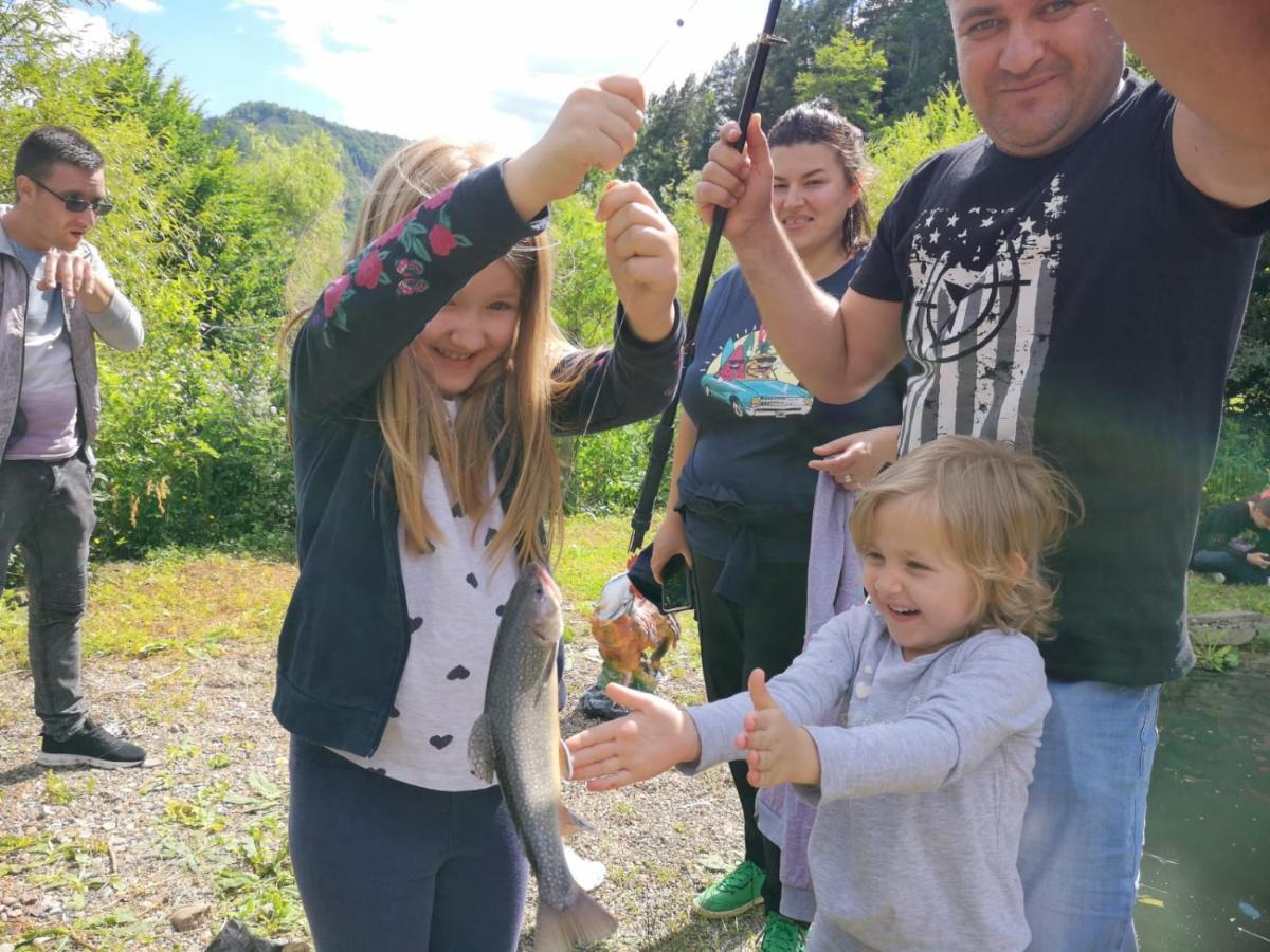 Pensiunea Izvorul Bucuriei Siriu Exteriér fotografie